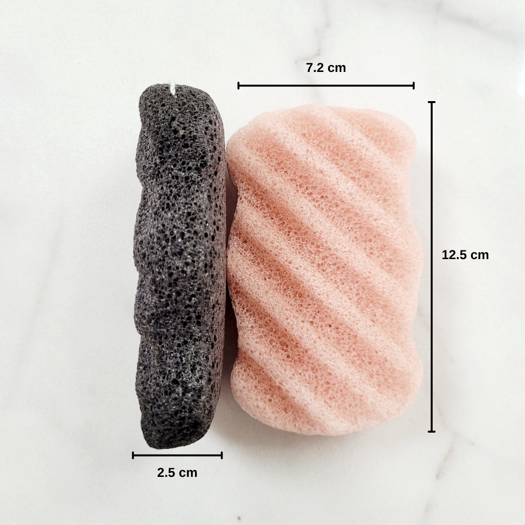 Caley-Beth eco-friendly all-natural Konjac Body & Face sponge in Cherry Blossom Pin and Bamboo Charcoal Black showing the dimensions. 12.5 x 7.2 x 2.5 cm.