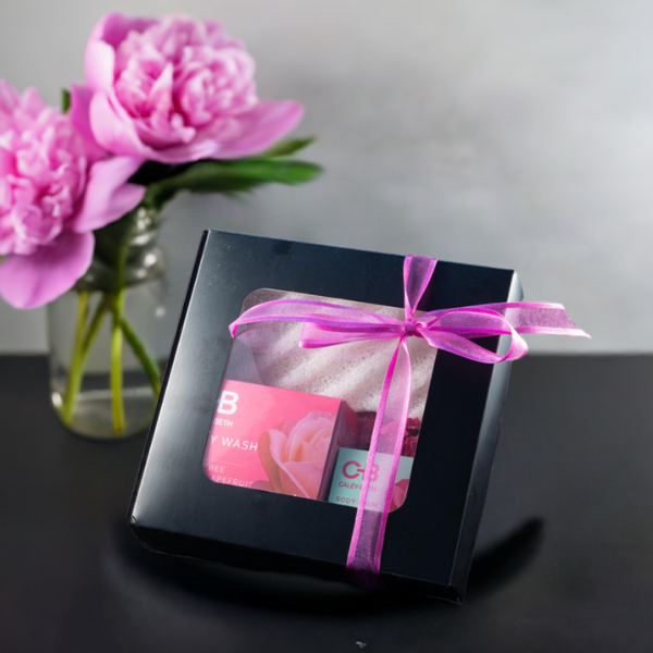 Gift-wrapped Soft Skin Set featuring a Canadian-made Body Wash Bar, a natural Konjac Sponge, and a nourishing Body Balm Bar. A perfect sustainable gift set for smooth, hydrated skin.