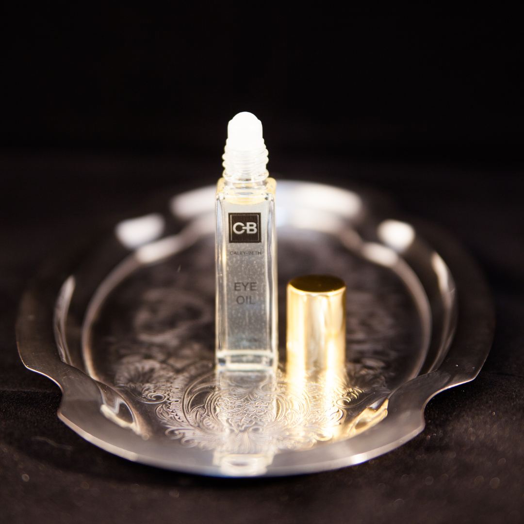 Caley-Beth sustainable skin and body care Toronto, ON Canada. Eye oil serum roller for men and women with puffy eyes and wrinkles.
