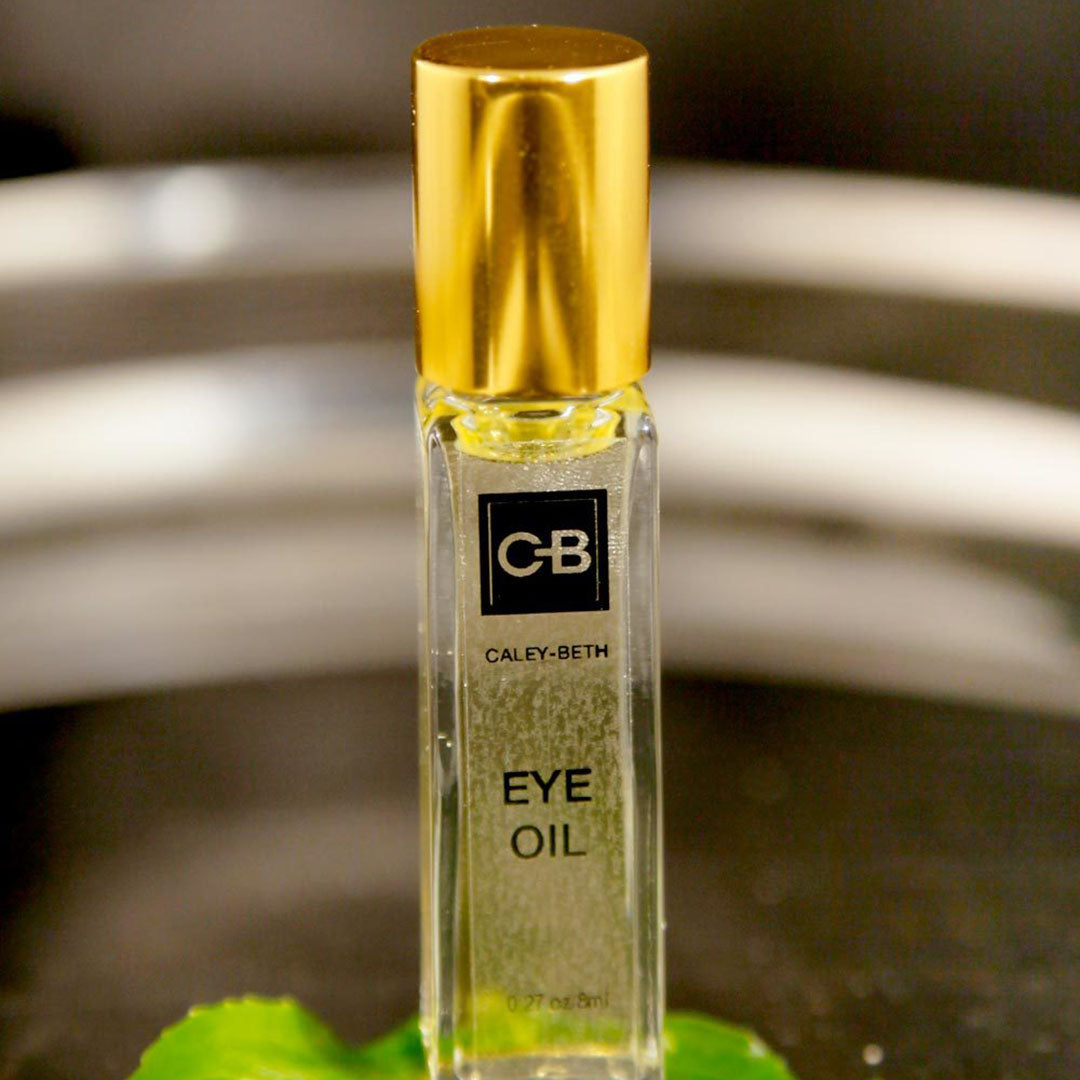 Caley-Beth sustainable skin and body care Toronto, ON Canada. Eye oil serum roller for men and women with puffy eyes and wrinkles.